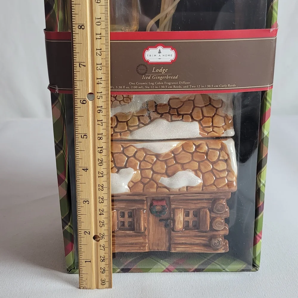 Trim A Home Lodge Iced Gingerbread Cabin Fragrance Diffuser